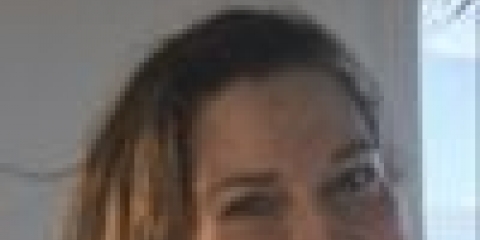 Rimuovere le macchie gialle dai vestiti bianchi