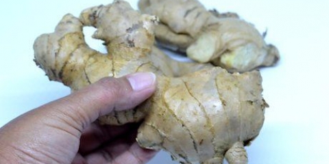 Preparare lo zenzero per cucinare o cuocere al forno