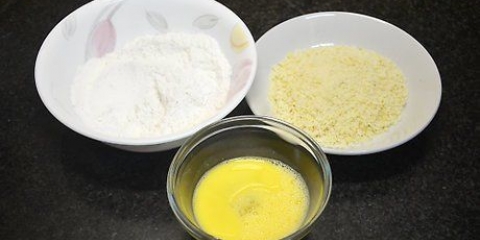 Preparazione dei gamberi impanati