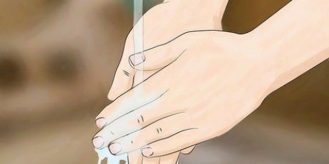 Togliere la tintura per capelli dalla pelle