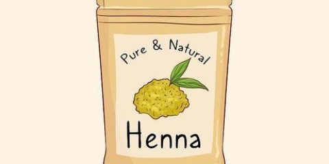 Mescola l'henné per i tuoi capelli
