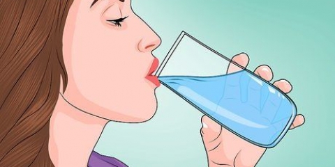 Fare il suono di una goccia d'acqua con la bocca