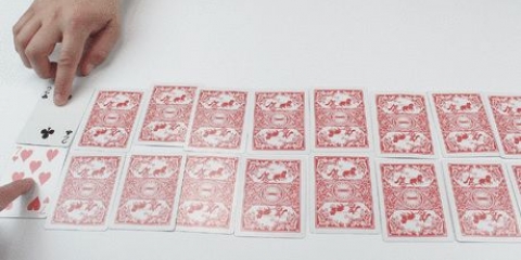Giocare alla guerra del gioco di carte