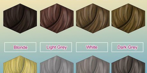 Applicare le luci e le luci basse sui capelli con una pellicola