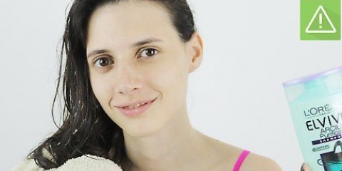 Come ottenere i capelli mossi durante la notte intrecciandoli