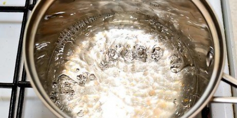 Preparare il cous cous israeliano