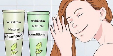 Decolora i capelli con acqua ossigenata