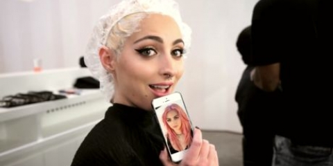 Tingi i capelli di rosa