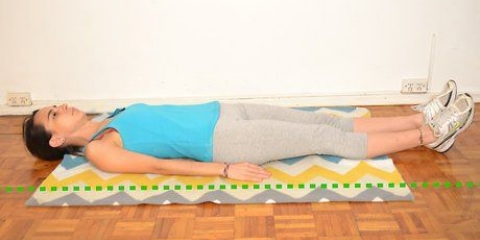 Allunga i muscoli posteriori della coscia