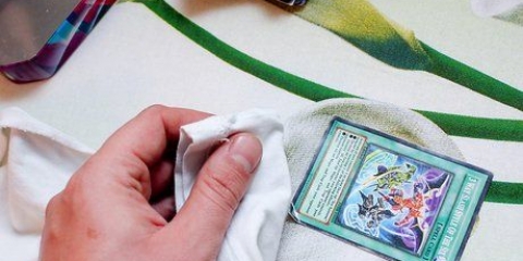 Ripara le carte collezionabili deformate