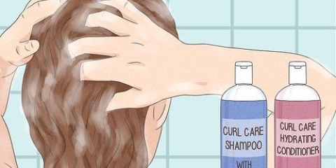 Rendi i capelli ricci belli e senza effetto crespo