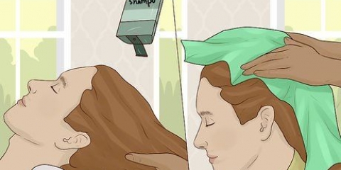 Tagliare i capelli lunghi agli uomini