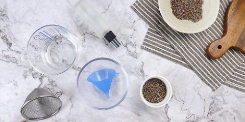 Preparare l'acqua di lavanda
