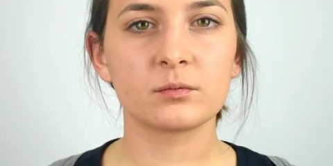 Applicare la matita per le labbra