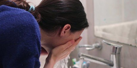 Applicare il trucco sulla pelle asciutta