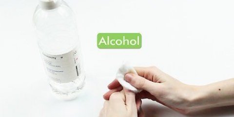Rimuovere lo smalto senza solvente