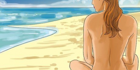Praticare il nudismo