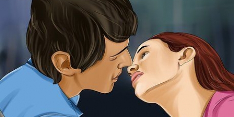 Esercitati con il bacio alla francese