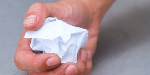 Far sembrare la carta vecchia