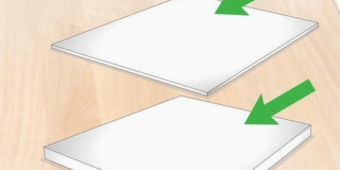 Attaccare la carta alla tela