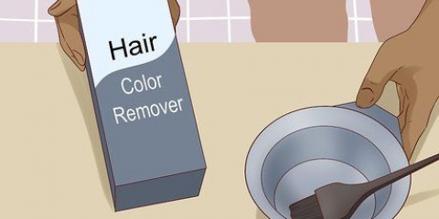 Rimuovere la tintura permanente per capelli