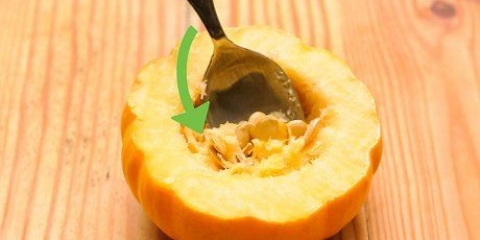 Sbucciare i semi di zucca