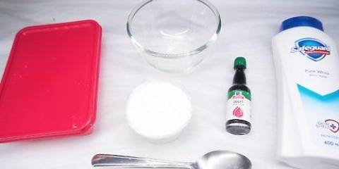 Fare lo slime con amido di mais e gel doccia