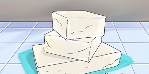 Far sciogliere e versare il sapone