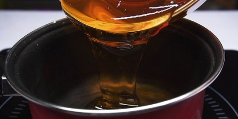 Fare caramelle allo sciroppo d'acero