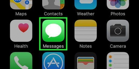 Interrompi la condivisione della tua posizione su un iphone