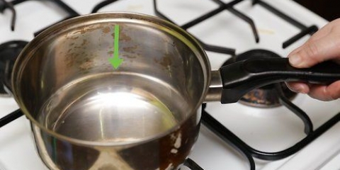 Preparare la pasta di zucchero per la depilazione dal tuo corpo