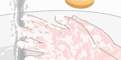 Scambio di piercing al capezzolo