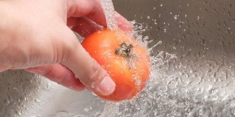 Affettare i pomodori
