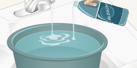 Eliminare l'odore di urina dai vestiti