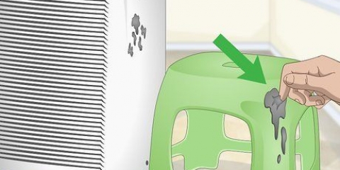 Rimuovere la vernice dalla plastica