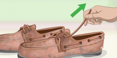 Rimuovere il lucido da scarpe sbagliato