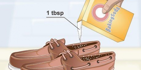 Elimina gli odori di sporco dalle scarpe con il bicarbonato di sodio
