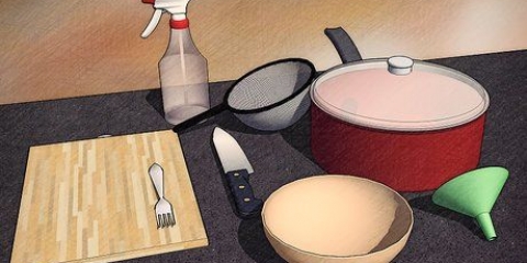 Prepara uno spray per le pulci con il succo di limone