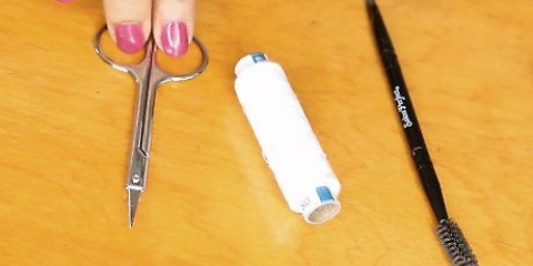 Sopracciglia epilazione con un filo