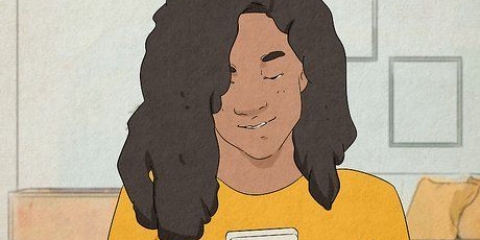 Fare in modo che un ragazzo ti noti sui social media