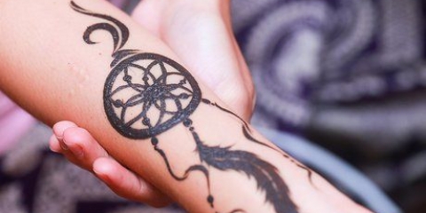 Prendersi cura di un tatuaggio all'henné