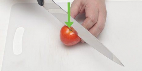 Ridurre l'acido nei piatti a base di pomodoro