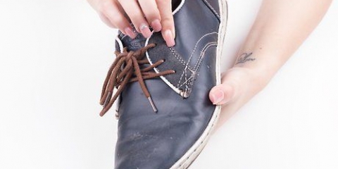 Togli le strisce nere dalle scarpe