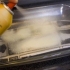 Fare una torta con il composto per dolci senza uova e olio