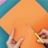 Realizzare una collana di bambole di carta