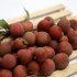 Mangiare un litchi