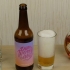 Prendendo un bicchierino di liquore