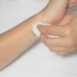 Nascondi un tatuaggio con il trucco