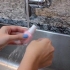 Aprire una bottiglia di smalto bloccata