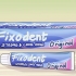 Applicazione di denti da vampiro senza colla
